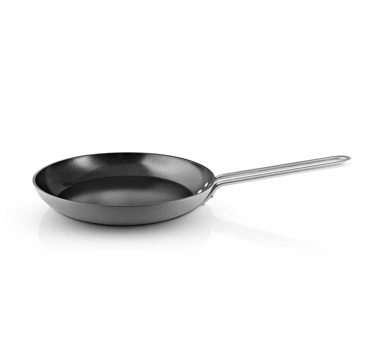 03ddcaf3-d89c-4e09-baa1-8cb49f225386.jpg Eva Solo Grey Line panna Ø24cm - ceramic Slip-Let® non-stick - Image 1
